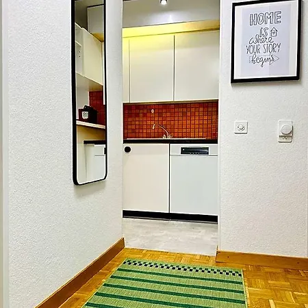 Hotel Neues Mit Terrasse U. Viel Privatsphaere Zurigo